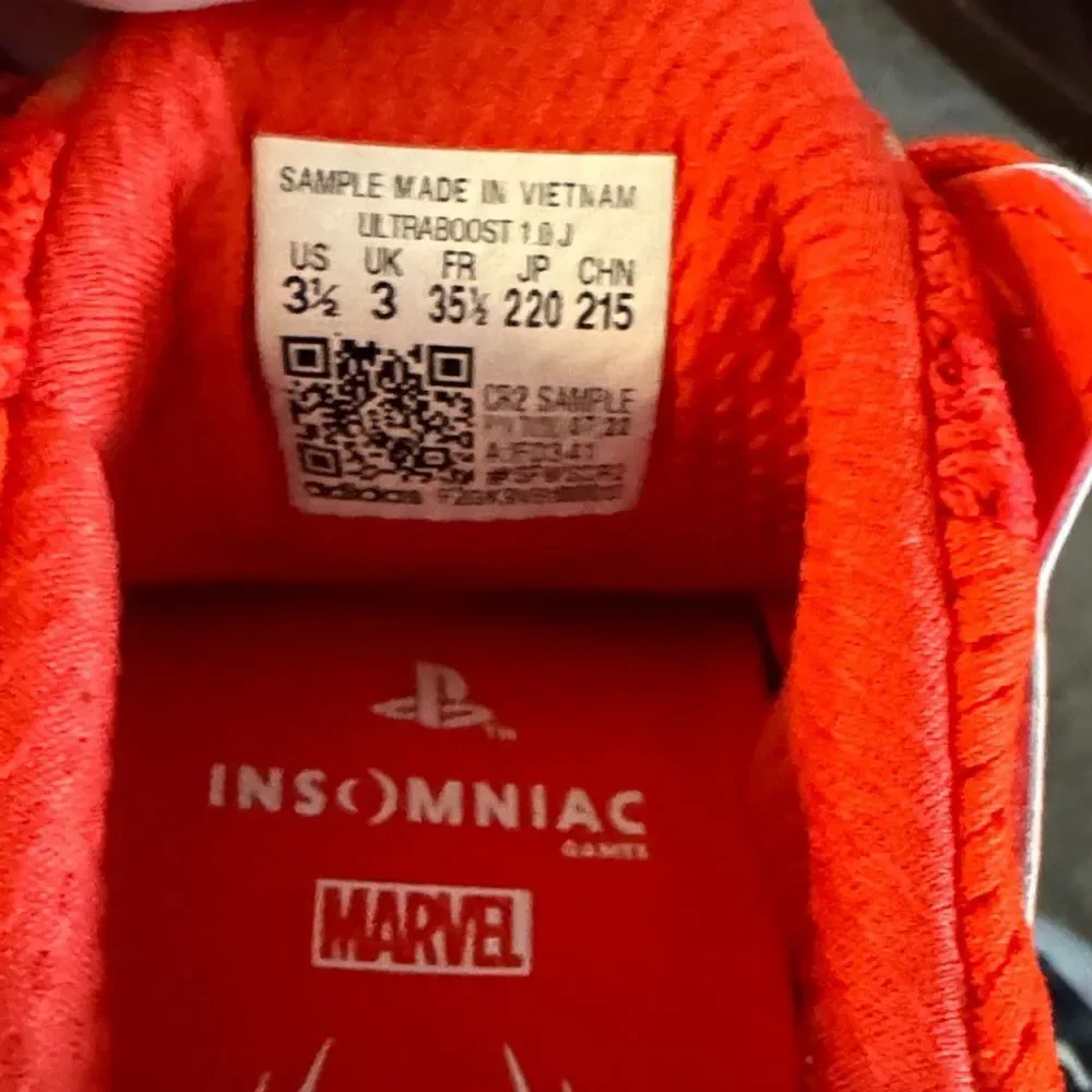 adidas Unisex-Child Marvel Spider-Man Ultraboost 1.0 Sneaker